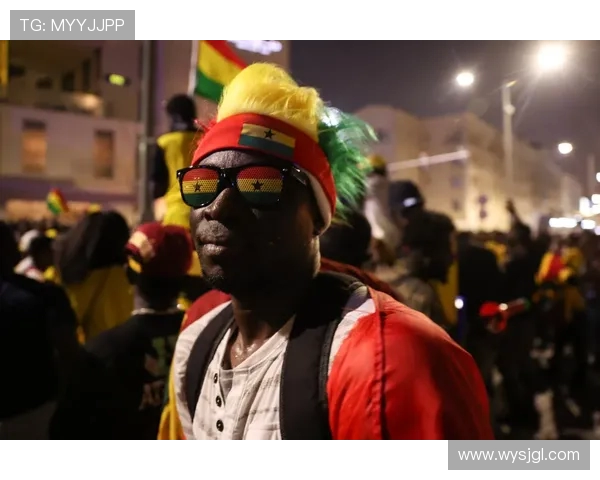 聚焦二十六日世界杯赛场豪强争锋悬念迭起点燃球迷热情与城市之夜